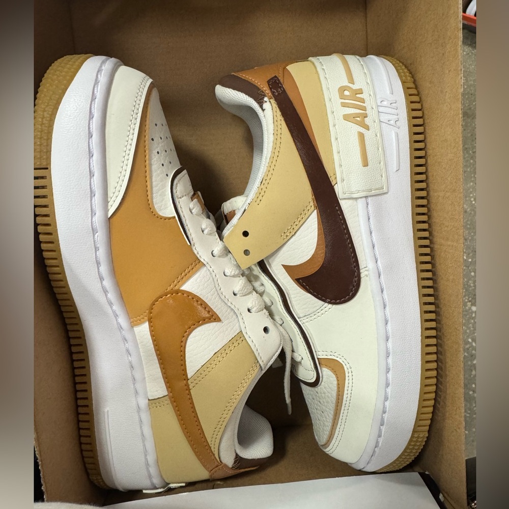 Nike Womens Shoes - White and Brown